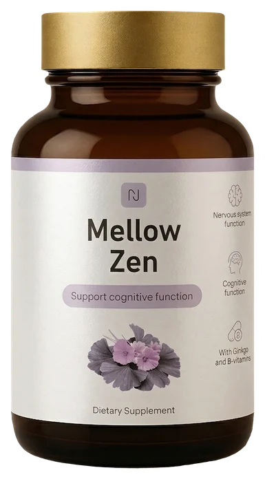 Mellow Zen – butelka z ciemnego szkła ze złotą zakrętką i jasną etykietą z kwiatem malwy oraz liściem miłorzębu